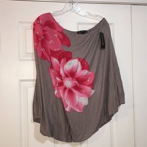New beautiful one shoulder top